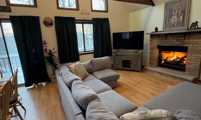 Hamlin Ski Chalet | The Notch - Lake, pools, golf, Ski Hill, and more