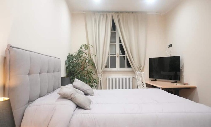 San Fruttuoso Apartment | Apartment 'Marassi' with Balcony, Wi-Fi and Air Conditioning