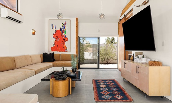 Pioneertown House | AMAN STYLE HOME Yucca Valley with Pool/Sauna/Starlink