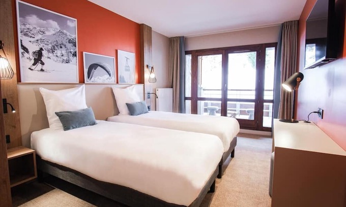 Flaine Hotel | Wifi, 10m from ski slopes, swimming pool, sauna, hammam, balcony, tv, ski locker, 29-39m², Flaine