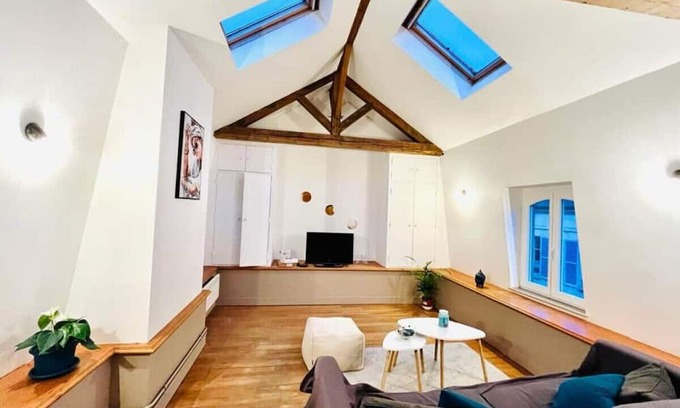 Senlis Apartment | Tropical Duplex in Senlis