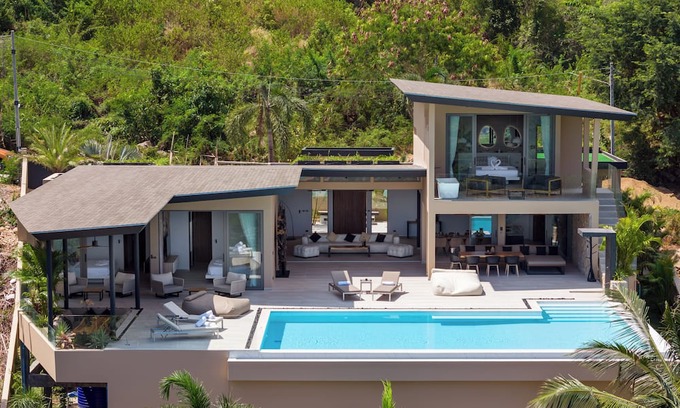 Bophut Hills Villa | Luxury 4 bedroom villa in Koh Samui with stunning sea views to Koh Phangan
