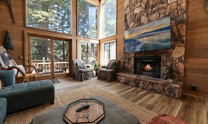 Upper Moonridge House | Great Family Space- Spa + Game Room, 3 mi. to Lake