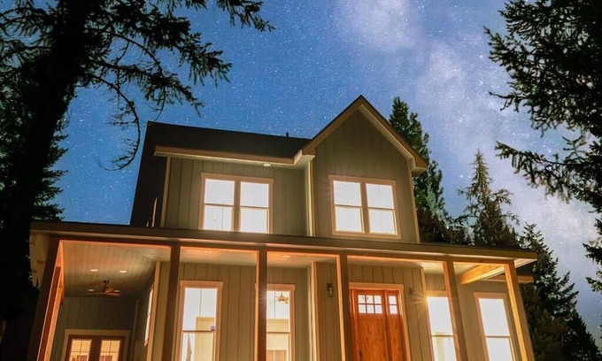 Harvard House | Cozy Escape at Moose Hollow