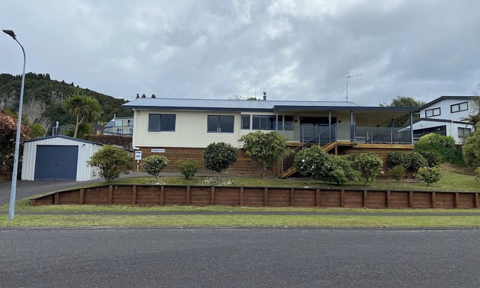 Whareroa Village House | Lake Taupo Holiday Home