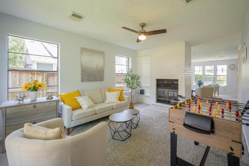 Riverside Terrace House | Spacious Modern House near Downtown & Medical Center