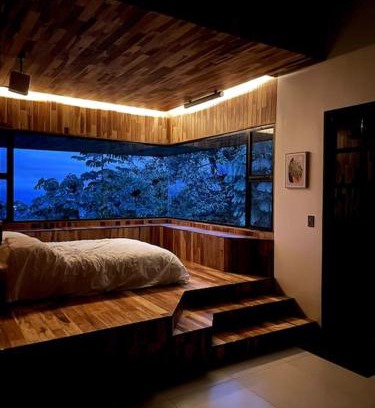 Roble Villa | Serene Cabin Retreat Offering Pet-Friendly Amenities