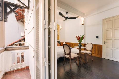 Tay Ho House | Discover Ann’s Homestay: Family-Friendly Retreat with Pool