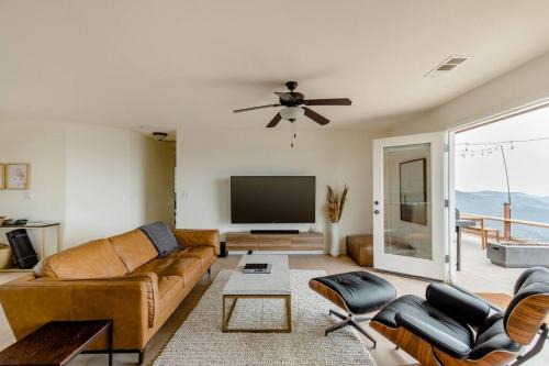 Coarsegold House | Inviting 4BR House with Incredible View near Yosemite