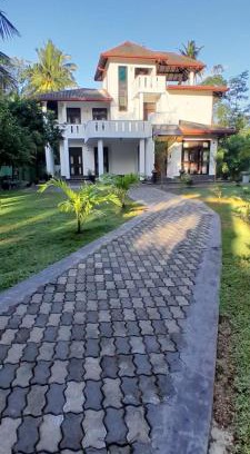 Panadura House | Discover Losath Nest: A Family & Pet-Friendly Retreat