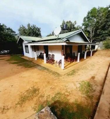 Hingurakgoda Villa | Family-Friendly Getaway at Randinu Rest Hotel