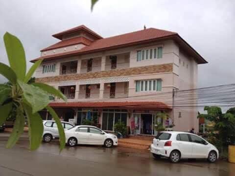 Ban Luam Hotel | Discover KEAWTA RESIDENT: Family-Friendly Stays Await