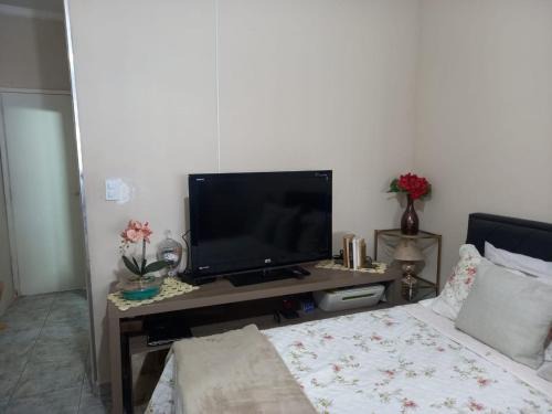 Tatuape House | Cozy Master Suite with Private Bathroom for Your Stay