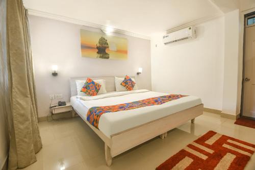 Gauravaddo Hotel | Budget-Friendly FabExpress The Golden Leaf with Breakfast