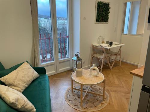 Chatel-Guyon Apartment | Explore Boa Vida: Pet-Friendly Retreat with Top Ratings