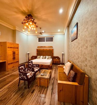 Varanasi House | ```html
Inviting Dharm Regency: Pet-Friendly with a Relaxing Hot Tub
```