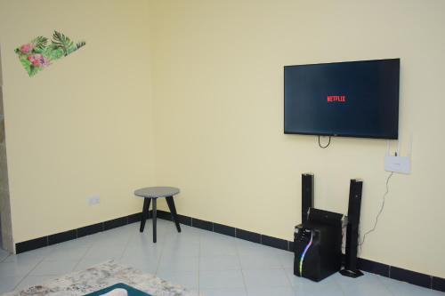Kabati Apartment | Pet-Friendly Qaribu Getaway: Ideal for Family Adventures