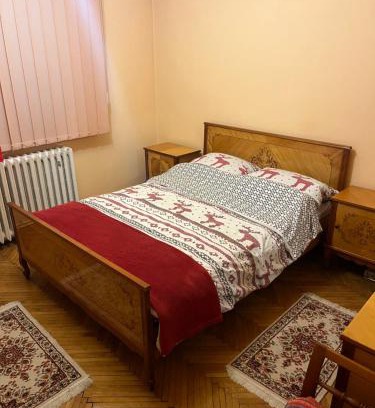 Tirnaveni Apartment | Spacious 3-Room Apartment for Your Perfect Getaway
