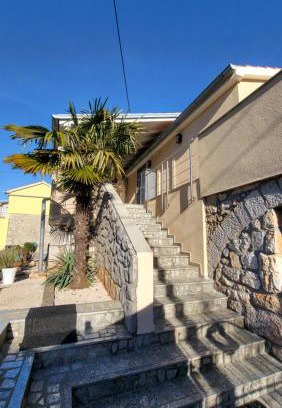 Rasopasno Apartment | Pet Friendly Apartment Sina with Pool in Qća Krk