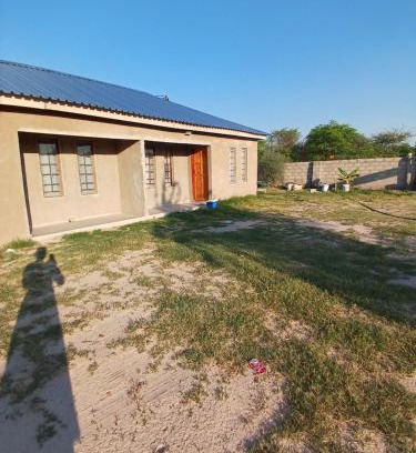 Maun Apartment | Family-Friendly Retreat at Partulaka Rest Inn with Hot Tub