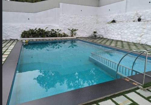 Ettumanoor House | Inviting Naalkett Tharavad Villa with Pool and Pet Friendly