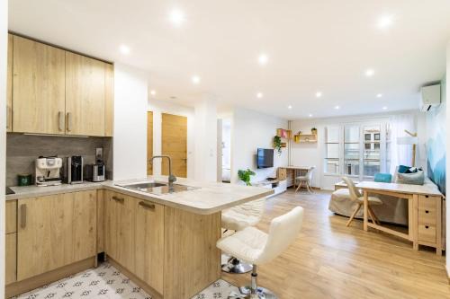 Toulon Apartment | Renovated 4-Star T3 with Balcony and Oceanfront Views