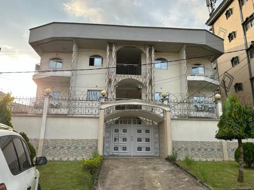 Douala Apartment | Beachfront Getaway at Résidence les Cottages Bonamoussadi