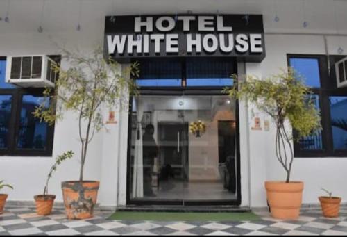 Taj Ganj Hotel | Exceptional White House: Family-Friendly with Breakfast Included
