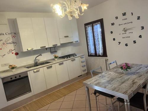 Teolo House | Scenic Appartamento Panoramico - Family and Pet Friendly Stay