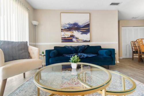 Melbourne Apartment | Modern 3BR Escape with Pool, Gym & Pet-Friendly Amenities