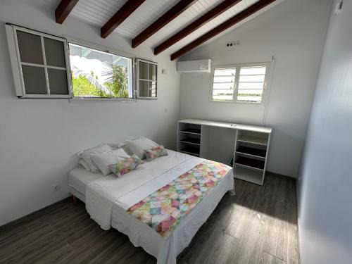 Ste-Genevieve Apartment | Charming T2 de Charme: 9/10 Guest Rated & Family-Friendly