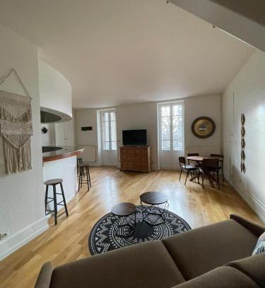 Chalon-sur-Saone Apartment | Pet-Friendly Retreat at Le Vuitton: Rated 10/10 by Guests