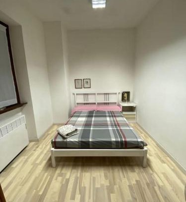 Canzo Apartment | Ideal Getaway Steps from the Lake - Pet & Child Friendly