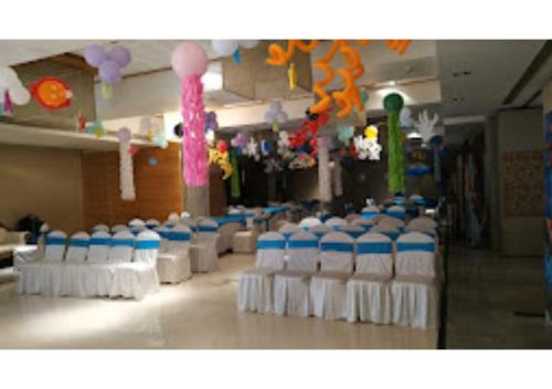 Amarnath Hotel | Discover Hotel Krishna Palace Ambernath with Breakfast Included