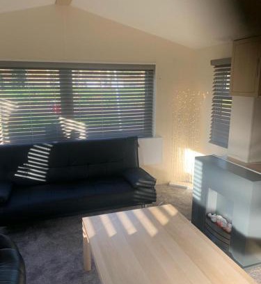 Great Houghton Other | Pet-Friendly Bliss at BLW 04 with Pool and Breakfast