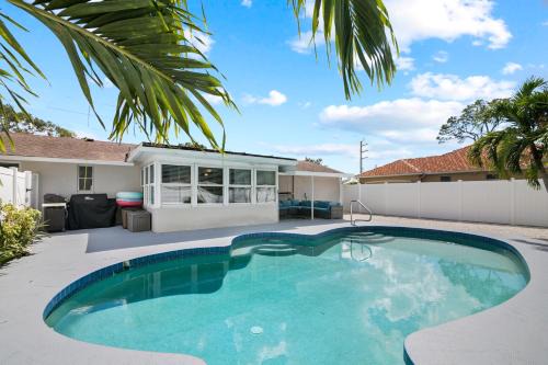 Ridge Wood Heights House | Relaxing Private Home with Heated Pool & Oceanfront Views
