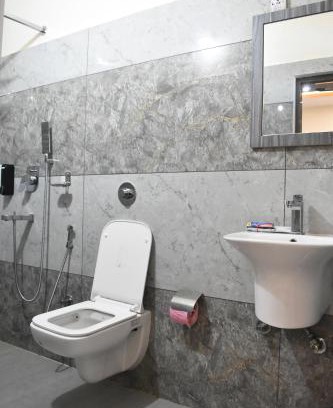 Golaghat House | Cozy Kareng Guest House: Ideal for Families and Travelers
