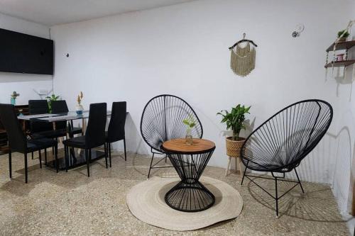 Uman Apartment | Pet-Friendly Getaway at Casa Rouge: Family Welcomes You