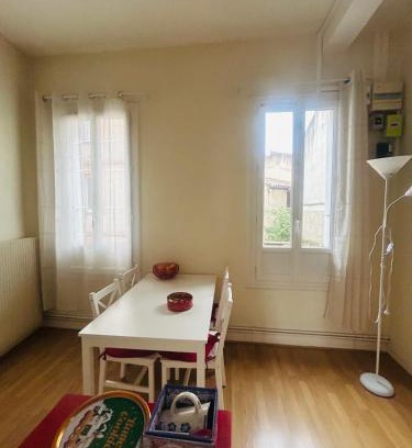 Toulouse City-Centre House | Child-Friendly Retreat with Kitchen | Guest Rated 10/10