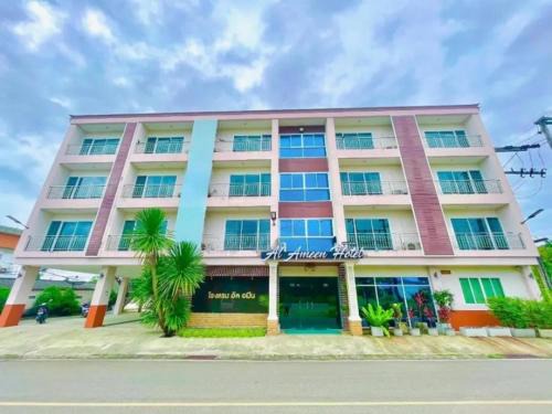 Downtown Krabi Hotel | Budget-Friendly Al Ameen Hotel with Wheelchair Access