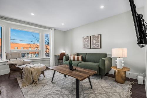 Trinity - Bellwoods Hotel | Comfortable 3-Bedroom Retreat Near Trinity Bellwoods