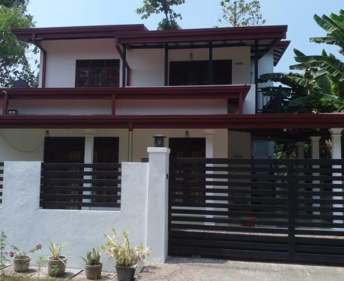 Gampaha House | Cozy Gampaha Villa: Family-Friendly Accommodations Await