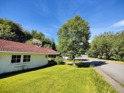 Svolvaer Apartment | Convenient Sentral Apartment Near Scenic Hiking Trails