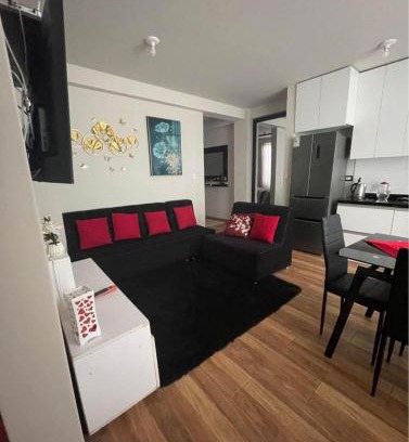 Coronel Gregorio Albarracin Lanchipa Apartment | Spacious 3-Bedroom Apartment with Parking & Pet Friendly