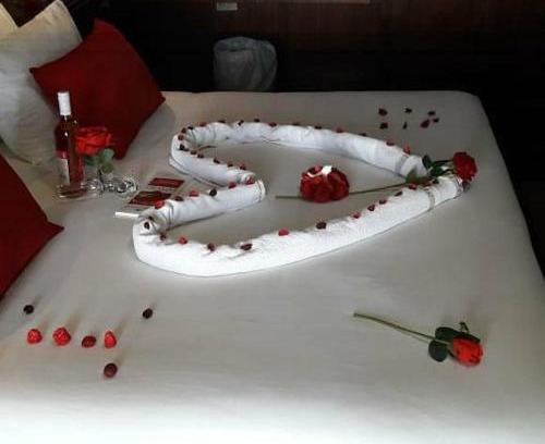 Polokwane Hotel | Relax at Makhadzi's Clouds Lodge with Pool & Hot Tub