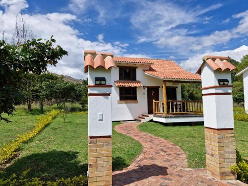 Raquira Cabin | Experience Oceanfront Comfort at Hospedaje Resguardo Real