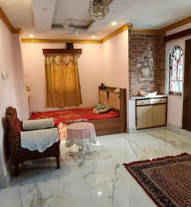 Kolkata House | Family-Friendly Retreat at Shyamoli Kunj with Hot Tub