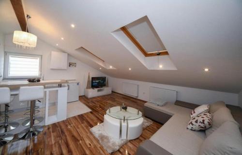 Zagreb Apartment | Affordable Happy Rooms with Pool & Family-Friendly Vibes