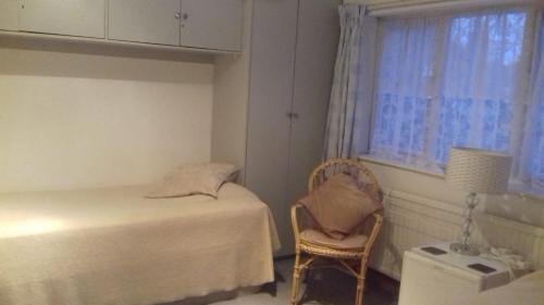 Offerton Park House | Cozy Maple Lodge: Family-Friendly Retreat with Kitchen