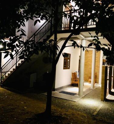 Habaraduwa Apartment | Discover Siri Villa: Family & Pet-Friendly Retreat Awaits